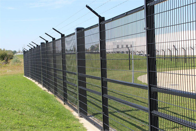 Garden Use Double Wire Mesh Fence , High Strength Steel Mesh Fence Durable